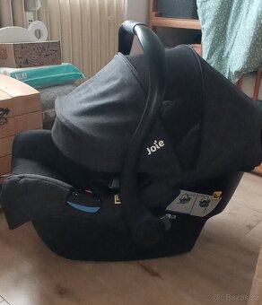 Autosedačka Joie + isofix - 3