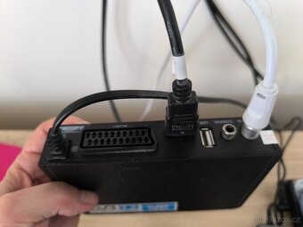 Prodám televizi Philips s držákem na zeď - 3