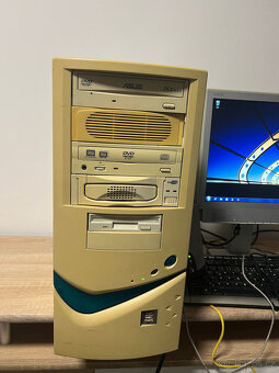 Stolní PC – funkční sestava (retro 2000–2010) - 3