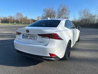 Lexus IS 300h F-Sport - 3