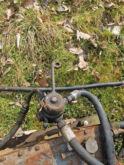 ruční hydraulická pumpa s třícetným ventilem - 3