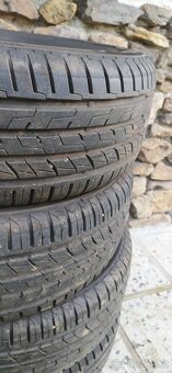 Prodám pneu 215/60-16 letni - 3