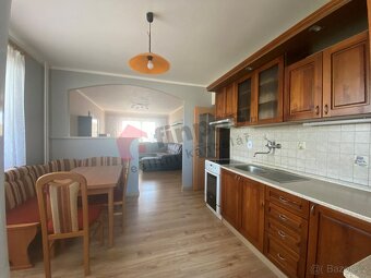 Prodej krásného bytu 4+1 (95 m2) s garáží a zahrádkou ve Vel - 3