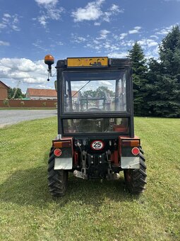 Traktor MT 8-050 - 3