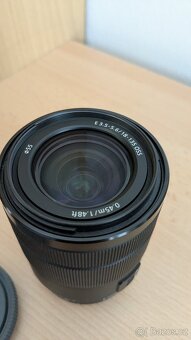 SONY E 18-135 mm f/3,5-5,6 OSS + UV filtr - 3