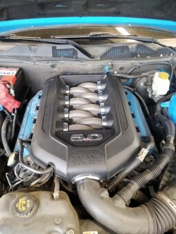 Ford Mustang GT - 3