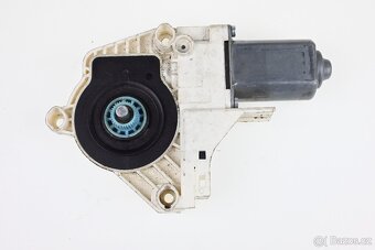 Motor stahování okna Audi A4/A5/A7/Q5/Touareg – 8K0959801B - 3