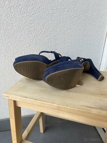 Tmavě modré semišové lodičky od Tamaris (velikost 39) - 3