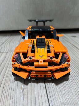 LEGO Technic 42093 Chevrolet Corvette ZR1 - 3