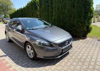 Volvo V40 1,6i pravidelný sevis Top stav benzín - 3