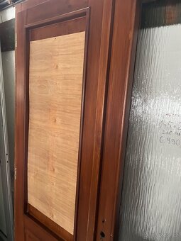 VCHODOVÉ DŘEVĚNÉ DVOUKŘÍDLÉ DVEŘE 145x218-PRAVÉ-PLZEŇ - 3