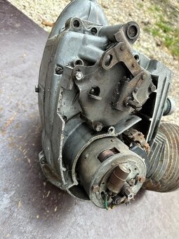 Predám motor JAWA 250/559 panelka pretáča a radí - - 3