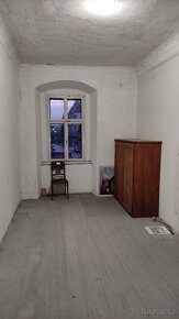 Nebytový prostor 99,8 m2 na náměstí Velvary - 3