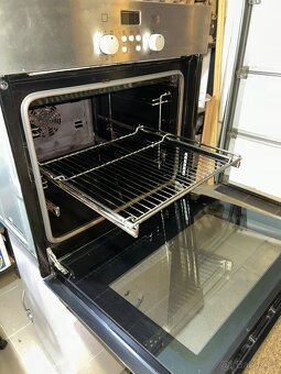 Vestavná trouba Siemens HB 532 E5 - 3