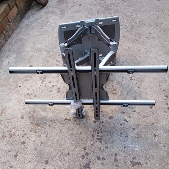 Držák na televizi - 3