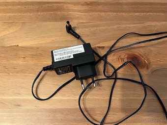 Cisco SF110D-05 - stolní síťový switch - 3