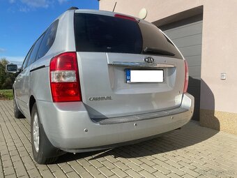 Prodám MPV Kia Carnival 2,9 136 kW, 7 místné vozidlo - 3