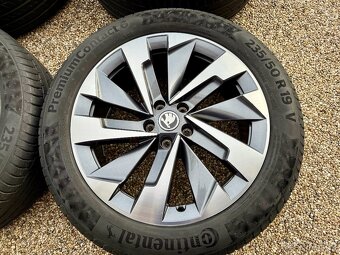 Originální ale sada HALTI 19" s pneu Continentál Kodiaq 2 - 3