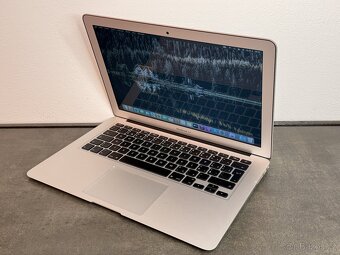 MacBook Air 13'' 2015 / i5 / 8GB / 256GB SSD - DPH - 3