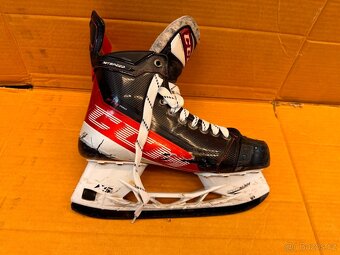 BRUSLE CCM JETSPEED FT4 PRO, vel, 42,5/8 R - 3