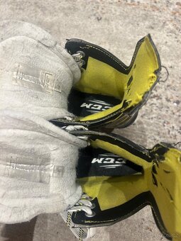 Brusle CCM Super Tacks vel. 35 - 3