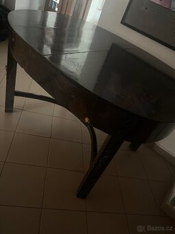 Nábytek - stůl - 3