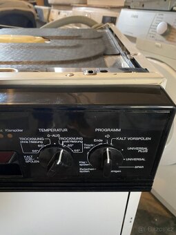 Vestavná černá myčka Miele-45cm - 3