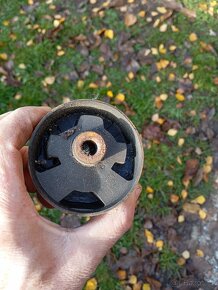 Silendblok vodní pumpi škoda Favorit víc kusů. originál. - 3