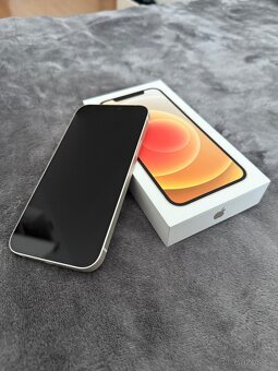 iPhone 12 128 GB bílý - 3