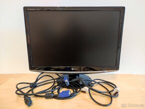 LCD Monitor LG Flatron 22" - 3