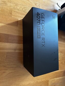 RTX 4070 Super Founders Edition - 3