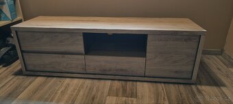 Kvalitní robustní televizní stolek - 3