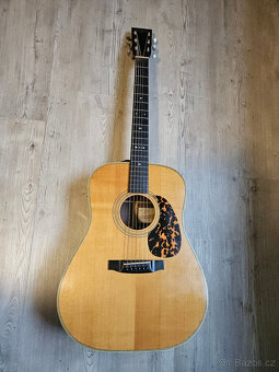 FURCH D-33 SR, na který hraje i Leicht z COPu - 3