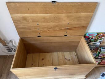 Velká dubová truhla - 3