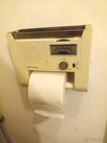 Rádio na toaletu - 3