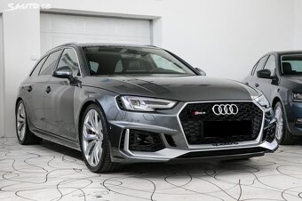 Audi RS4 Avant - 3