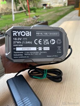 Nabíječka Ryobi ONE+ 18V - 3