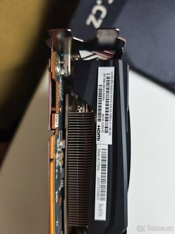 Sapphire Radeon RX 5700XT Nitro+ (8 GB) - 3