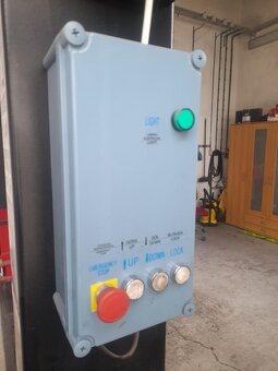 Zvedák - 3