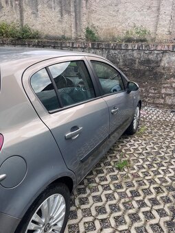 Corsa 2011 - 3