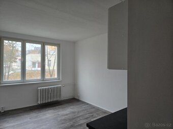 Pronájem 1+kk Chodov, Náměstí 9. května - 3