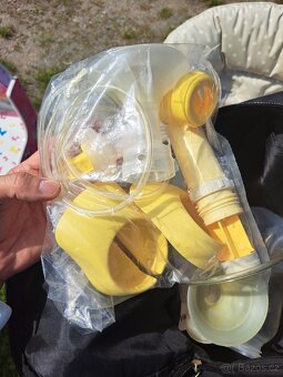Odsávačka mateřského mléka MEDELA - 3