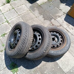 SLEVA - Prodám 3 disky (kola) s pneu 175/65/14 - 3