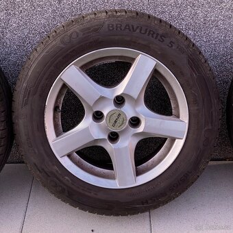 Letní pneu Barum Bravuris 185/65 R15 + disky - 3