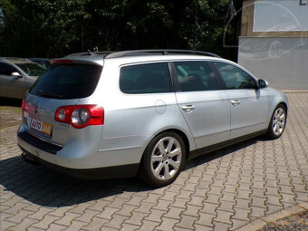 Volkswagen Passat 2,0 TDI DSG,XENON,TAŽNÉ,NAVI - 3