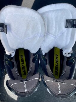 Brusle Bauer Hyperlite 2 - 3