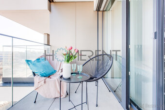 Pronájem bytu 1+kk, 29m² + 6m² balkon s garážovým parkovacím - 3