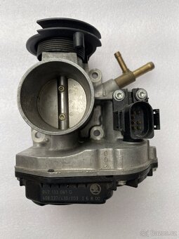 Škrtící klapka 047133061G - 3