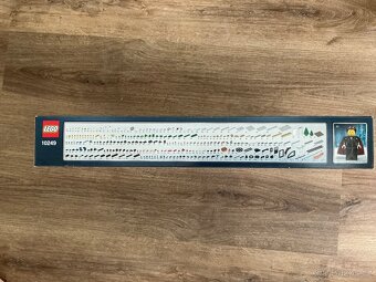 Lego creator 10249 - Winter toy shop - 3