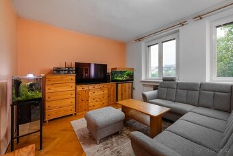 Prodej bytu 3+1 s garáží a parkovacím stáním ve dvoře - 3